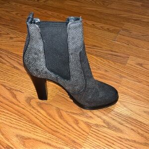 Tory Burch leather high heel ankle boots size 8M grey w/spotted black